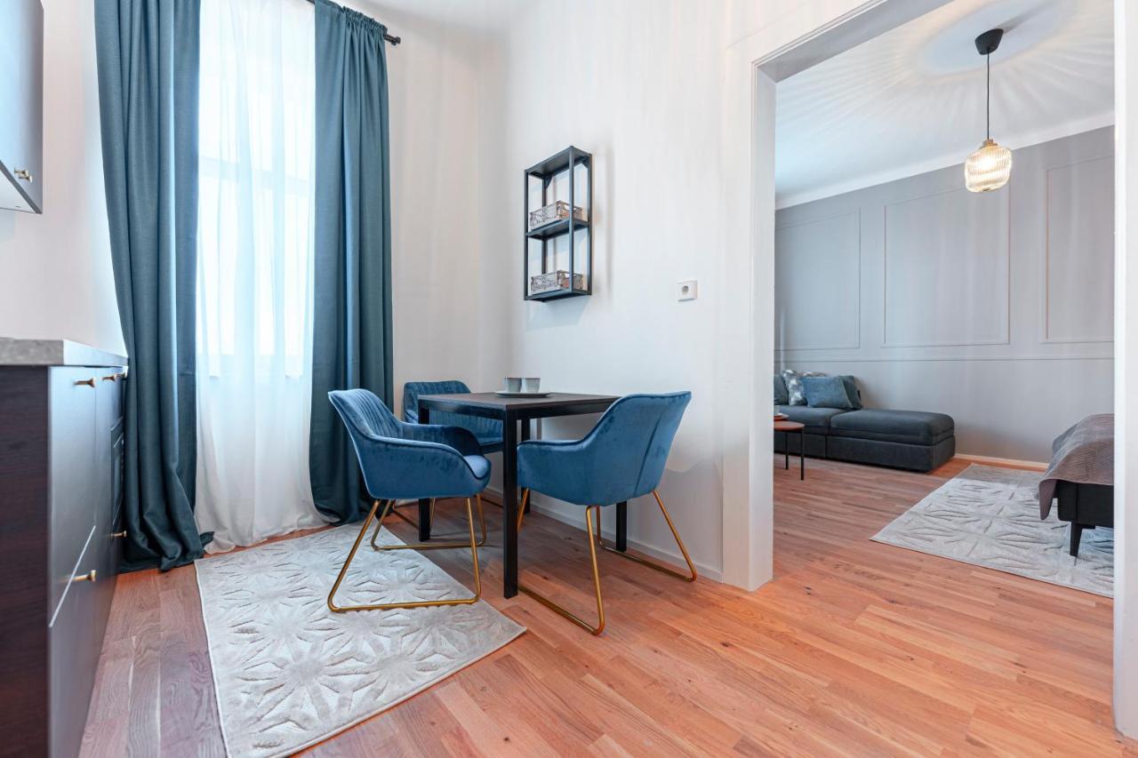 City Appartement Wagram Am Hauptbahnhof Sankt Poelten Exteriör bild