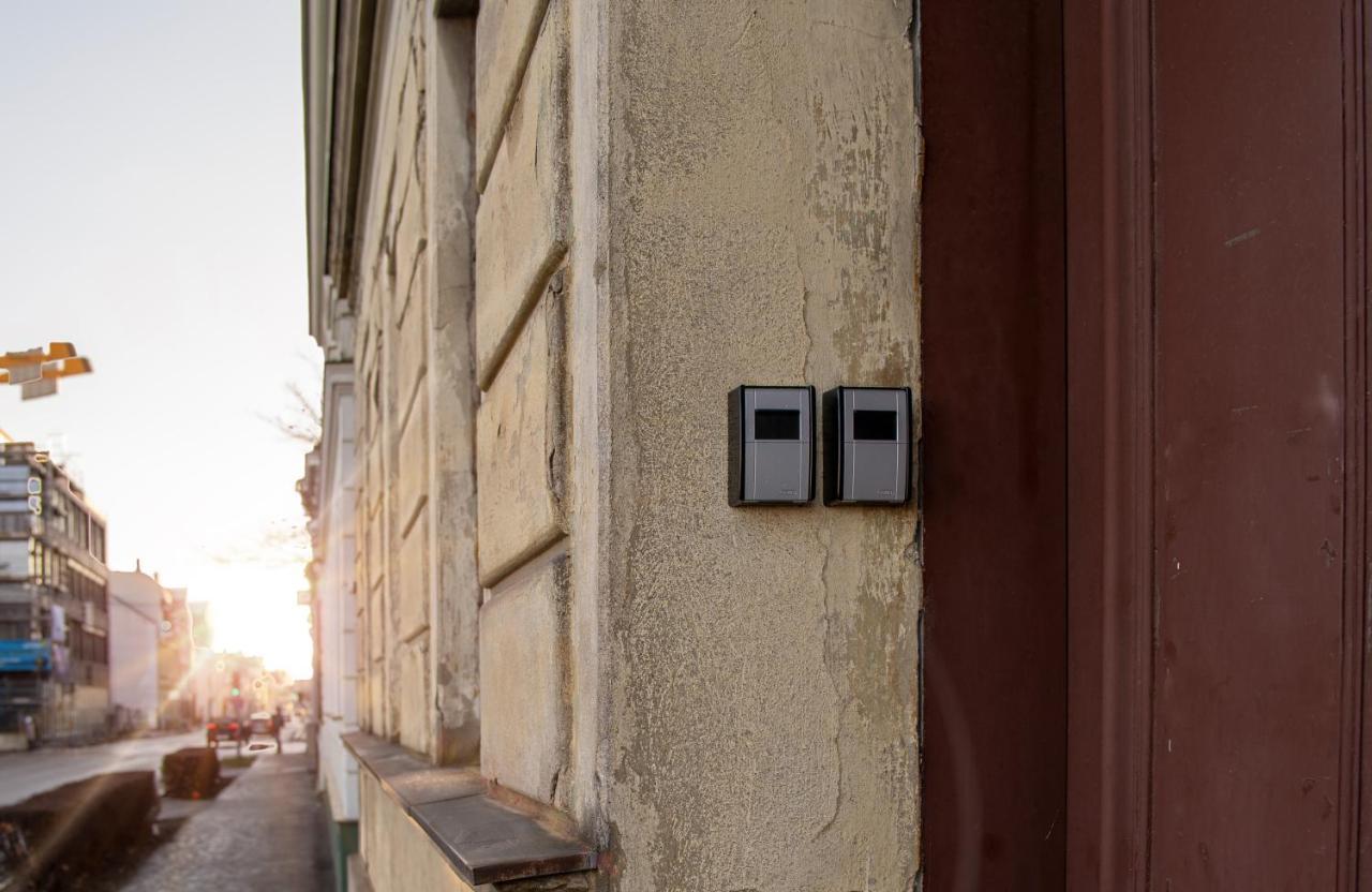 City Appartement Wagram Am Hauptbahnhof Sankt Poelten Exteriör bild
