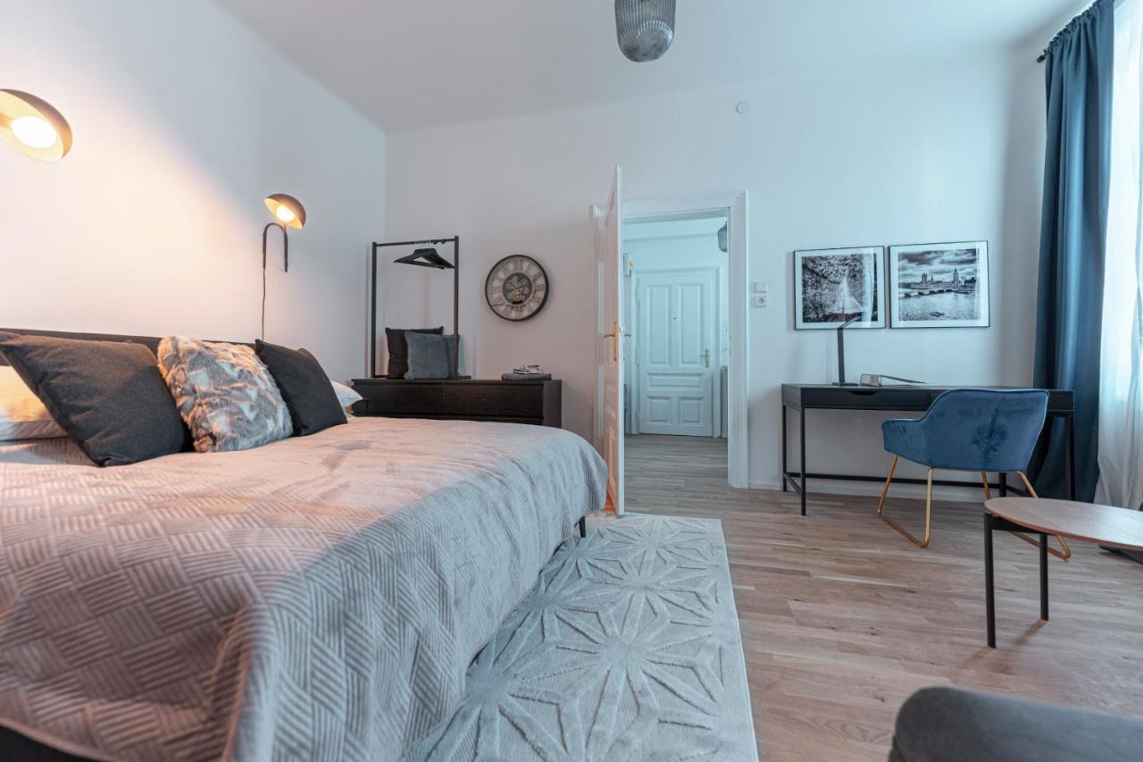 City Appartement Wagram Am Hauptbahnhof Sankt Poelten Exteriör bild