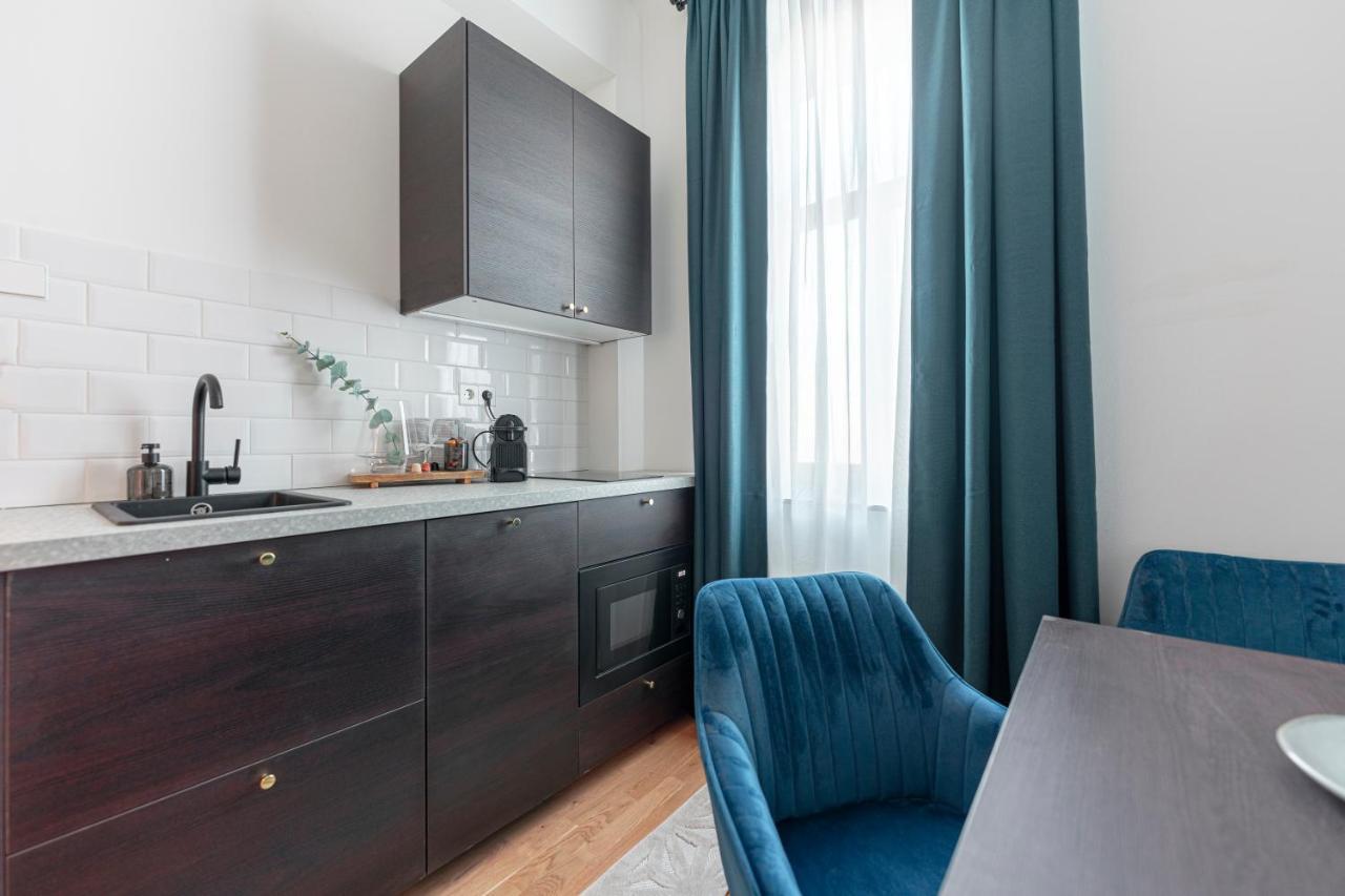 City Appartement Wagram Am Hauptbahnhof Sankt Poelten Exteriör bild