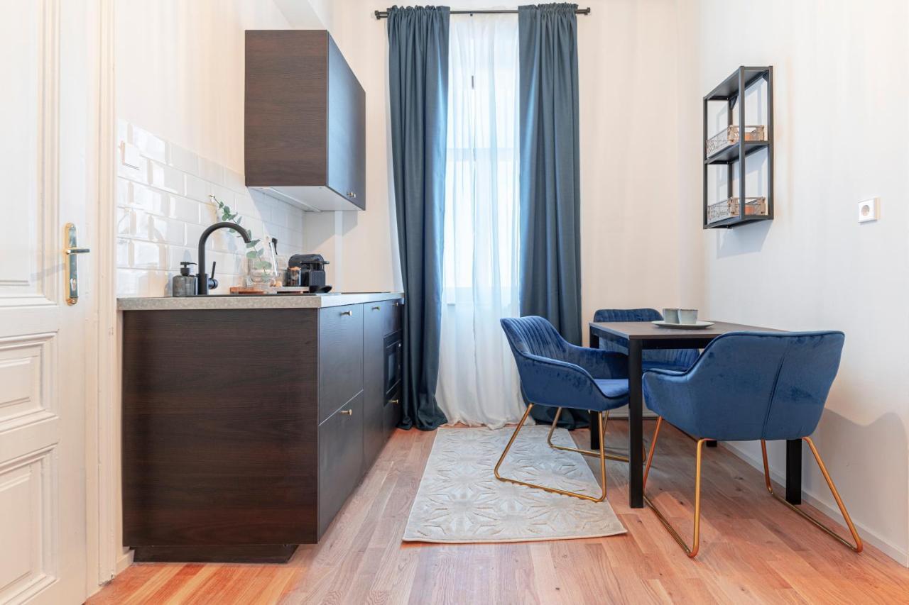 City Appartement Wagram Am Hauptbahnhof Sankt Poelten Exteriör bild